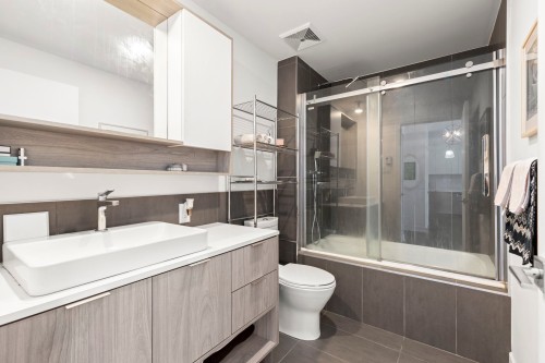 Salle de bains - 308-145 Boul. Bouchard, Dorval, QC - Indoor Photo Showing Bathroom