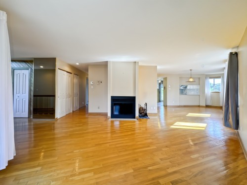 Living Room - 516 Place Samuel-De Champlain, Boucherville, QC - Indoor With Fireplace