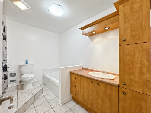 Bathroom - 516 Place Samuel-De Champlain, Boucherville, QC - Indoor Photo Showing Bathroom