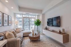 1534-525 Adelaide Street WToronto, ON M5V 1T6