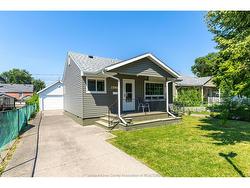 1586 PRINCE Windsor, ON N9C 3B3