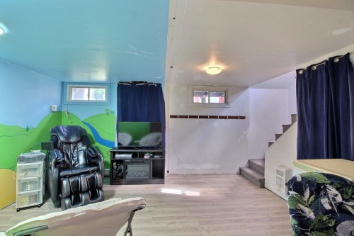 Salle familiale - 1076 Av. Bérard, Val-D'Or, QC - Indoor