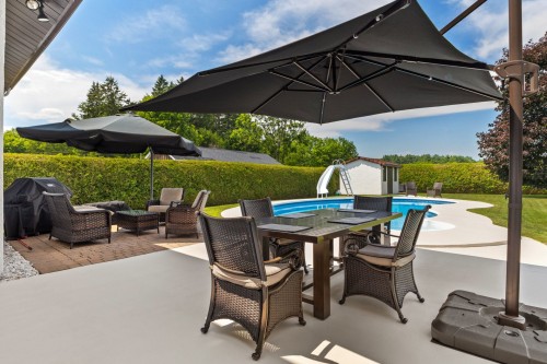Cour - 240 Rue Bissonnette, Papineauville, QC - Outdoor With In Ground Pool