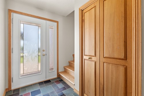 Hall d'entrée/Vestibule - 240 Rue Bissonnette, Papineauville, QC - Indoor Photo Showing Other Room