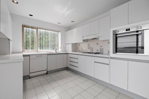 Cuisine - 20240 Ch. Lakeshore, Baie-D'Urfé, QC - Indoor Photo Showing Kitchen