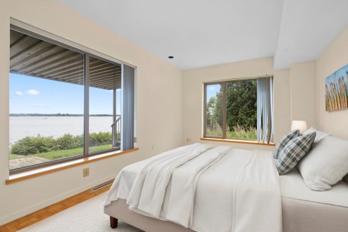 Chambre à coucher - 20240 Ch. Lakeshore, Baie-D'Urfé, QC - Indoor Photo Showing Bedroom
