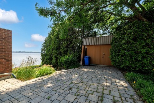 Façade - 20240 Ch. Lakeshore, Baie-D'Urfé, QC - Outdoor
