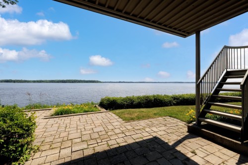 Terrasse - 20240 Ch. Lakeshore, Baie-D'Urfé, QC - Outdoor With Body Of Water With View