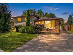 3285 ROSEBRIAR Road Windsor, ON N8R 1Y2
