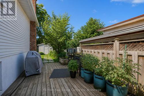 369 West Acres Drive, Guelph (Willow West/Sugarbush/West Acres), ON 