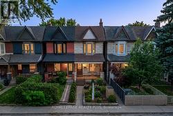 39 MARIA STREET Toronto, ON M6P 1W1