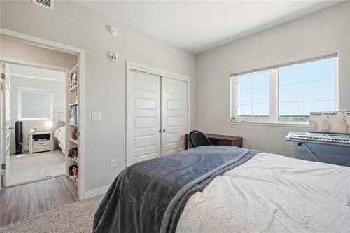 701-300 Centre St, Winnipeg, MB 