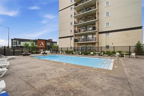 701-300 Centre St, Winnipeg, MB 