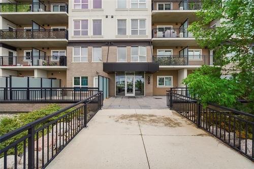 701-300 Centre St, Winnipeg, MB 