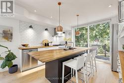 17 INGHAM AVENUE Toronto, ON M4K 2W4