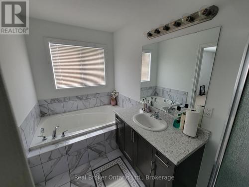 204 Dalgleish Trail, Hamilton, ON 