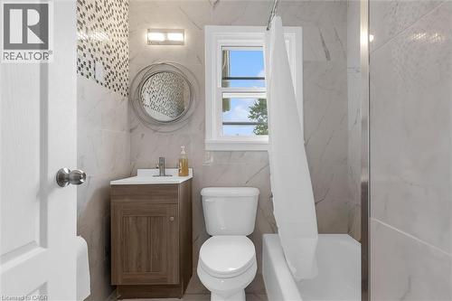 Bathroom - 87 Mud Street E, Grimsby, ON 