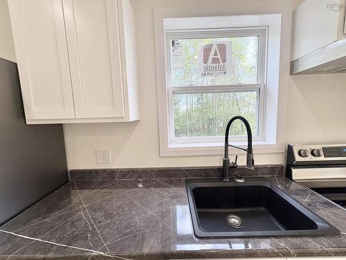 162 Sixth Street, New Glasgow, NS - Indoor Photo Showing Other Room
