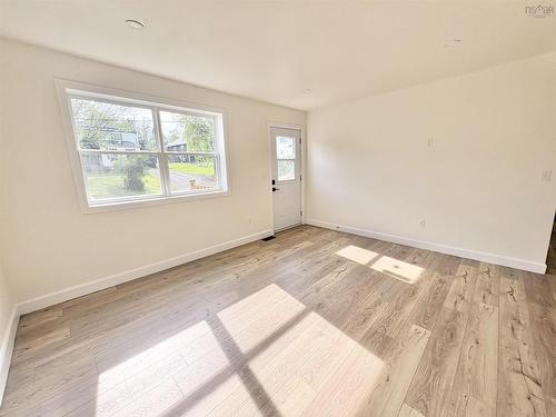 162 Sixth Street, New Glasgow, NS - Indoor Photo Showing Other Room