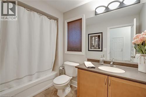 Full Bath at the front of the home - 4285 Couples Crescent, Burlington, ON - Indoor Photo Showing Bathroom