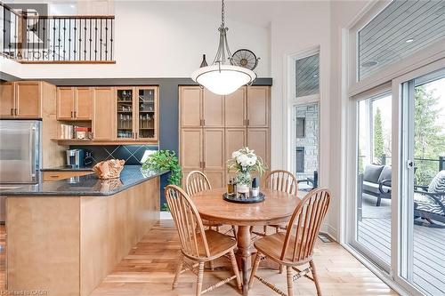 4285 Couples Crescent, Burlington, ON - Indoor Photo Showing Dining Room