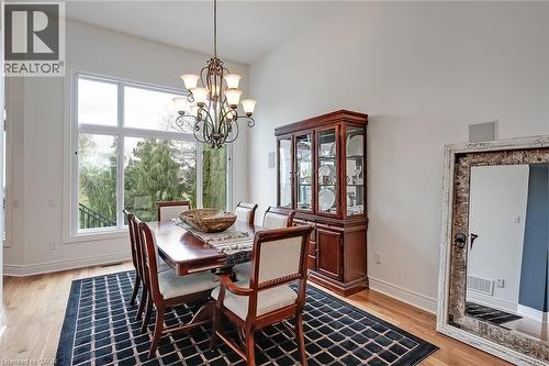 4285 Couples Crescent, Burlington, ON - Indoor Photo Showing Dining Room