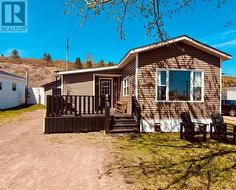 15 ROBINSON Avenue Botwood, NL A0H 1E0