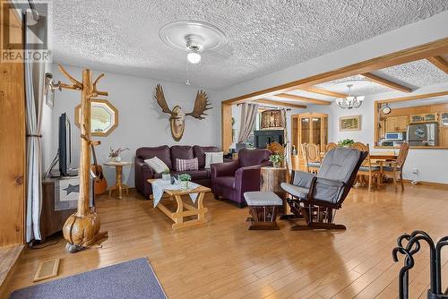58 Blaffert, Wahnapitae, ON - Indoor Photo Showing Living Room