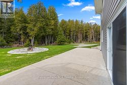 Separate patio & parking option for lower suite. - 