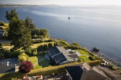 8585 Lochside Dr North Saanich, BC V8L 1M5