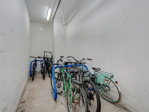 #204-76 Gorge Rd West, Saanich, BC - Indoor Photo Showing Other Room