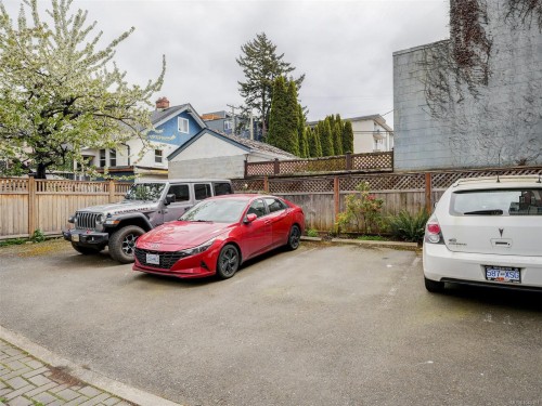 #204-76 Gorge Rd West, Saanich, BC - Outdoor
