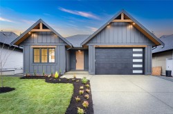 1716 Crown Isle Blvd Courtenay, BC V9N 0K1
