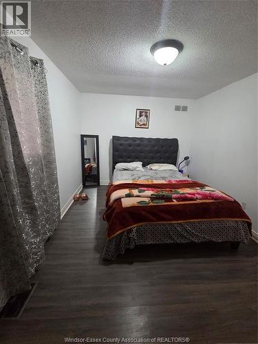 478 Flora, Windsor, ON 