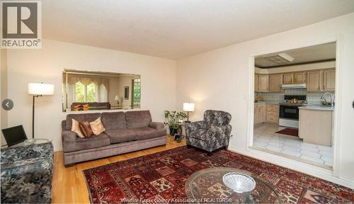 478 Flora, Windsor, ON 