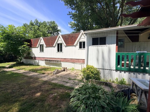 1-2952 Ch. St-Charles  Terrebonne (Lachenaie), QC J6V 1A7