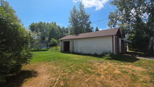 Courtyard - 292 4E Avenue E., Amos, QC - Outdoor