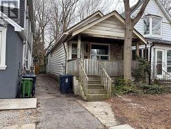 215 GOWAN AVENUE Toronto, ON M4J 2K7