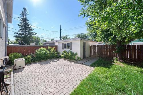 154 Thom Avenue E, Winnipeg, MB 
