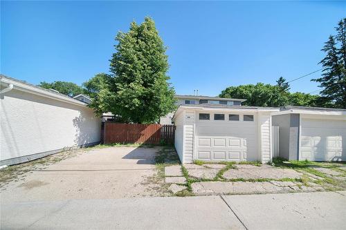 154 Thom Avenue E, Winnipeg, MB 