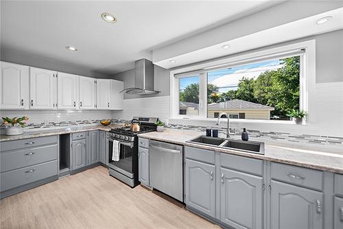 154 Thom Avenue E, Winnipeg, MB 
