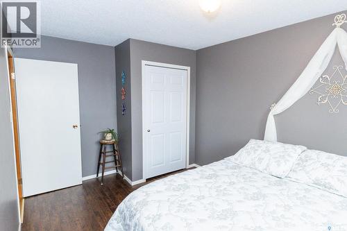 729 Saskatchewan Avenue, Kerrobert, SK - Indoor Photo Showing Bedroom