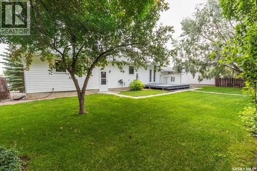 729 Saskatchewan Avenue, Kerrobert, SK - Outdoor