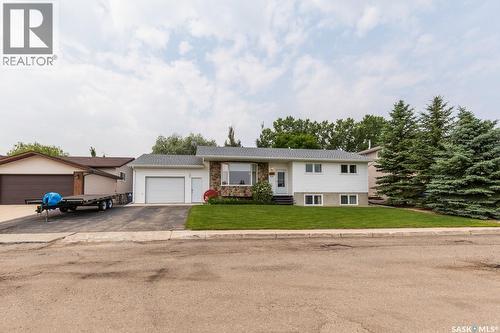 729 Saskatchewan Avenue, Kerrobert, SK - Outdoor With Facade