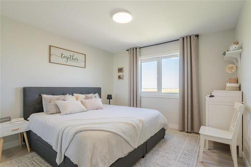 128 Parkside Crescent, Mitchell, MB 