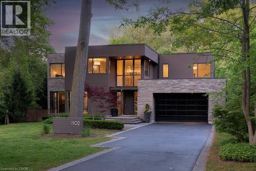 1102 Crestview Street, Oakville, ON 