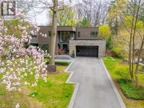 1102 Crestview Street, Oakville, ON 