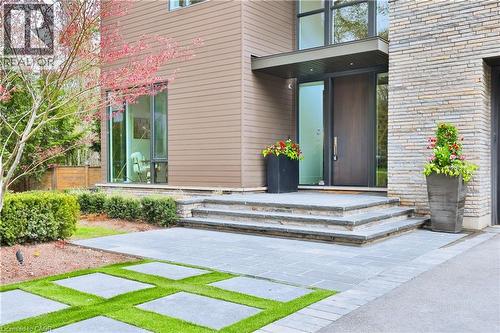1102 Crestview Street, Oakville, ON 
