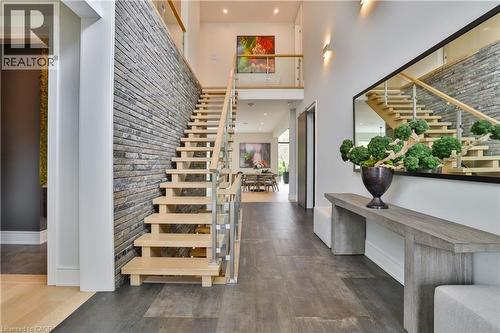 1102 Crestview Street, Oakville, ON 