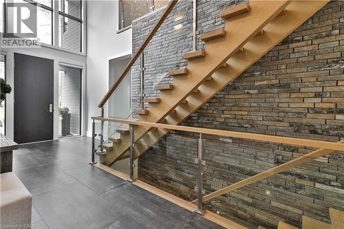 1102 Crestview Street, Oakville, ON 